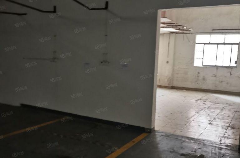 石碣刘屋独院厂房 1楼1100平方，租金22可谈，宿舍按需