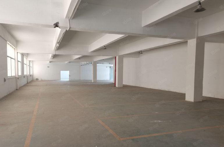 石碣镇新出村委会厂房1200平实际面积出租。价格便宜好停车