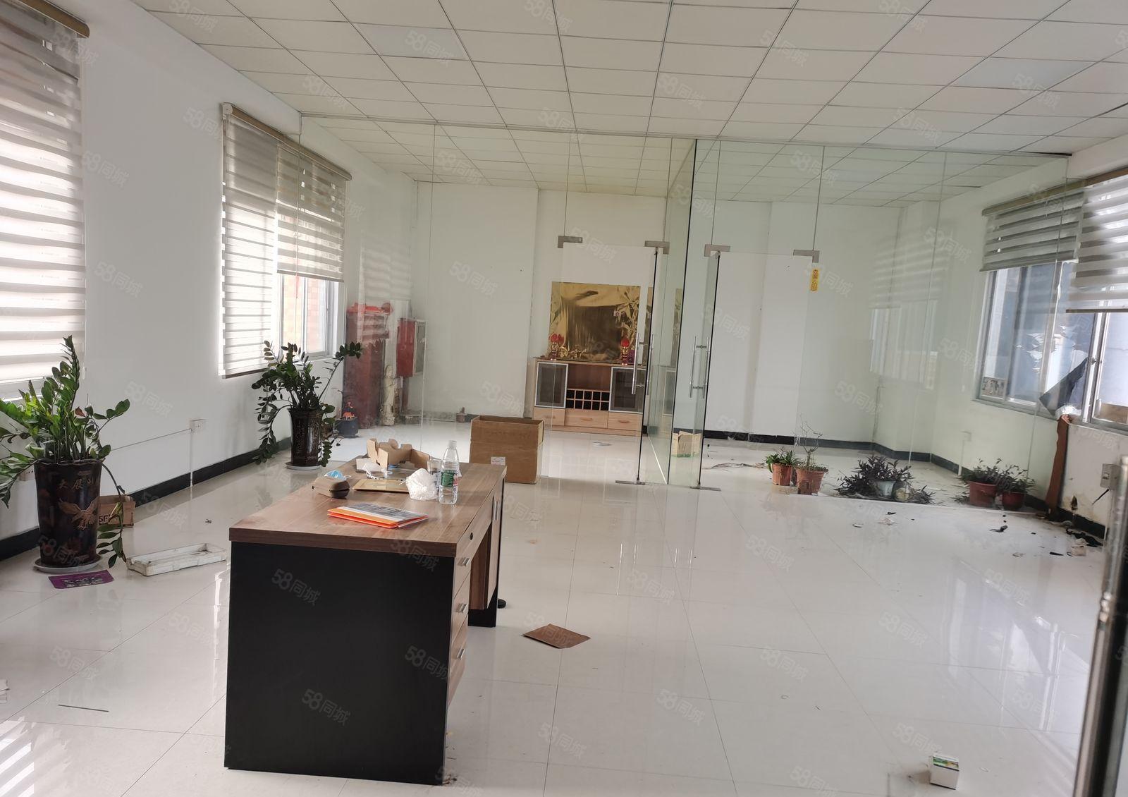 石碣水南厂房三楼800方（精装修  无转让费   好办环评）