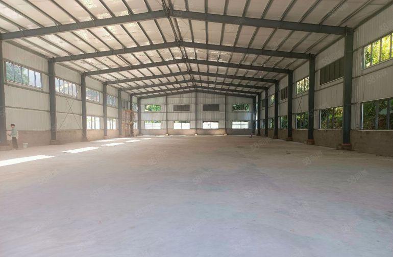 石碣镇小独院，钢构1300平方出租，价格13元，高度9米