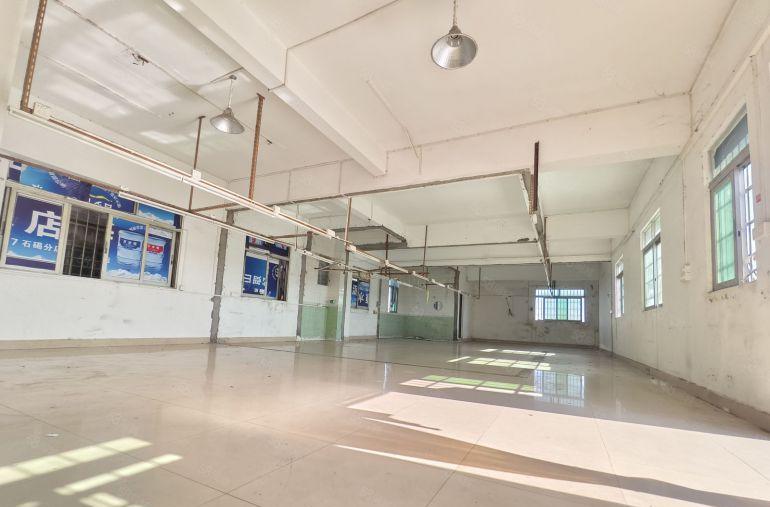 水南村楼上260出租现成装修水电！真实