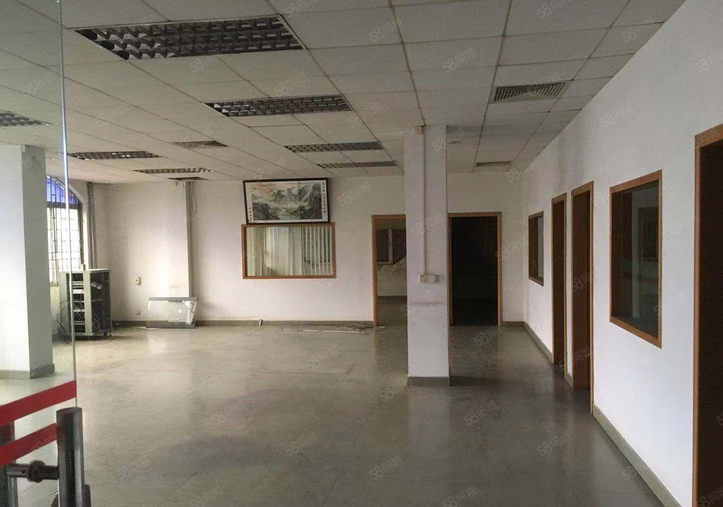 石碣四甲招租独院厂房一楼400平方，现成装修，入驻即可生产！