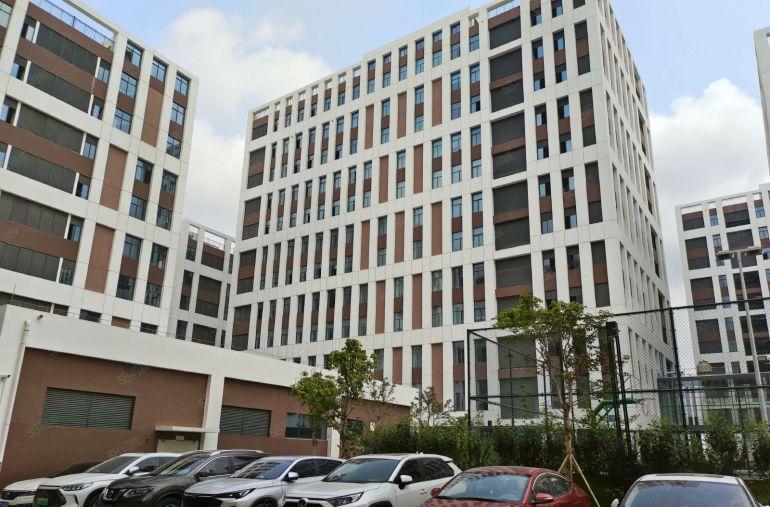 业主直租10块一平！石龙二桥出口1500平原房东全新厂房出租