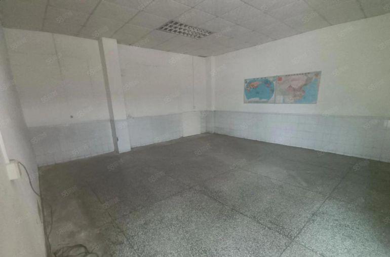 石龙单一层独门独院原房东厂房招租800平方适合各行各业！