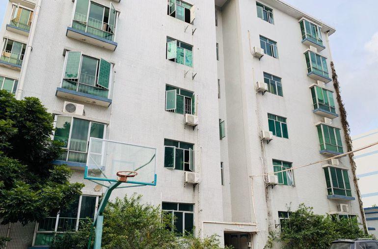 清溪三中挨凤岗新出8000平独门独院厂房仓库出租，拎包生产