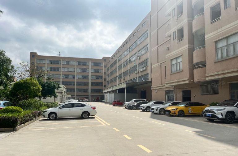 清溪大利新出原房东3楼6600平方厂房出租可以做电池带现成