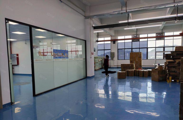 清溪镇原房东一楼1500平方带行车厂房出租，现成办公室水电