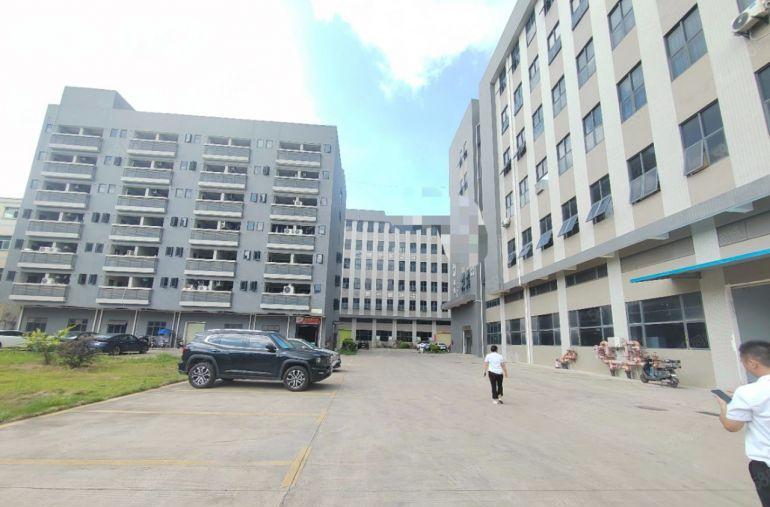 原房东楼上整层2800平米出租，现成精装修