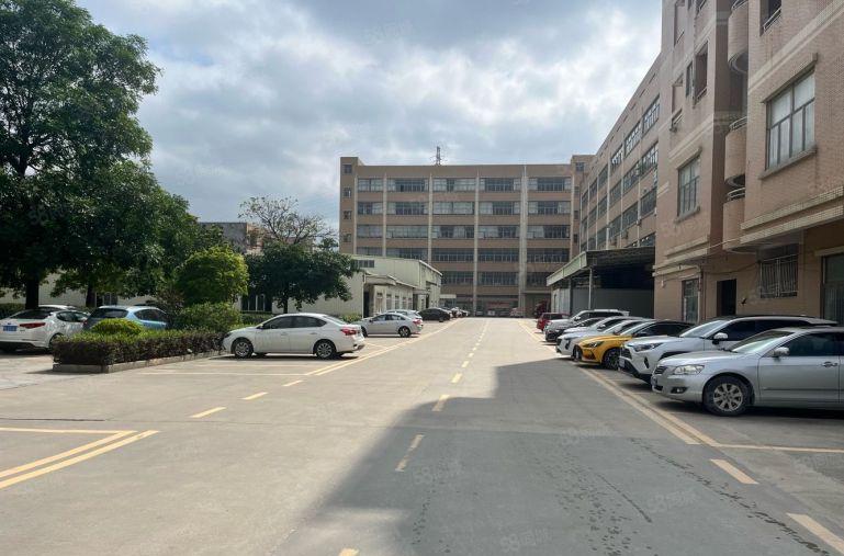 清溪大利新出原房东3楼6600平方厂房出租可以做电池带现成