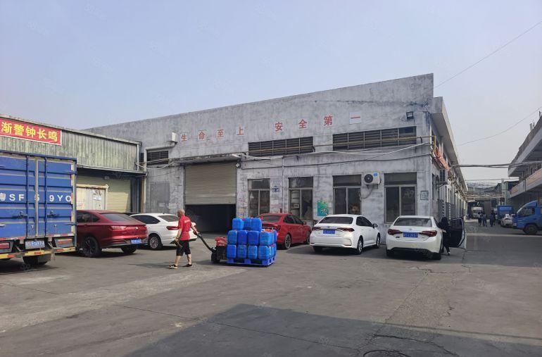 清溪新出特殊行业单一层钢构1800平标准厂房出租，带办公室