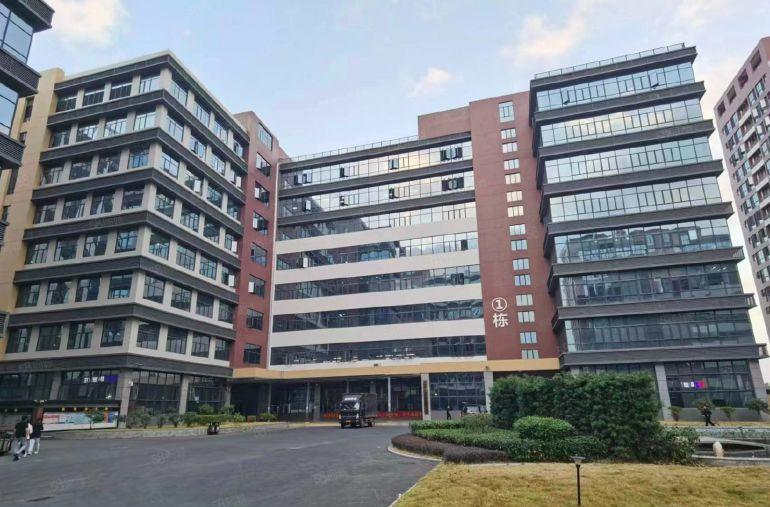 清溪高速口罗马新出原房东楼上3000平厂房仓库出租，拎包生产