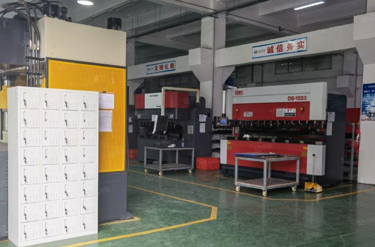 清溪三中原房东厂房出租2楼3700平方，带环评喷淋地坪漆