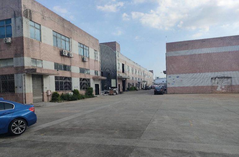 谢坑福龙路19号原房东厂房2楼整层4160平出租1500平起