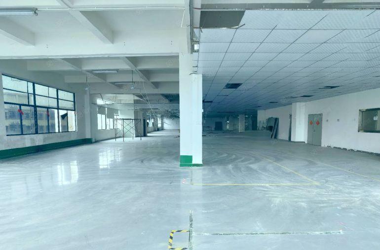 清溪高速口2150平可以分租，带装修前台，空地大，交通便利