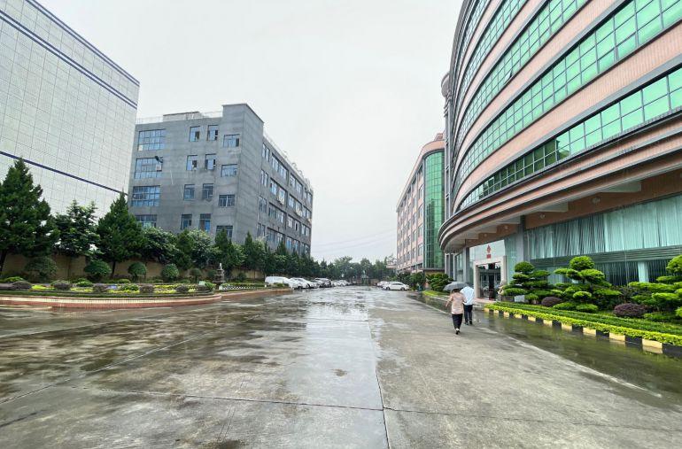 清溪楼上豪华装修厂房出租，价格便宜，空地大好停车。