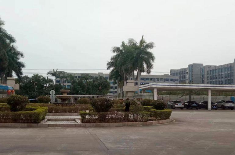 大型园区楼上新空出1300平，现成装修车间办公室，价格好谈！