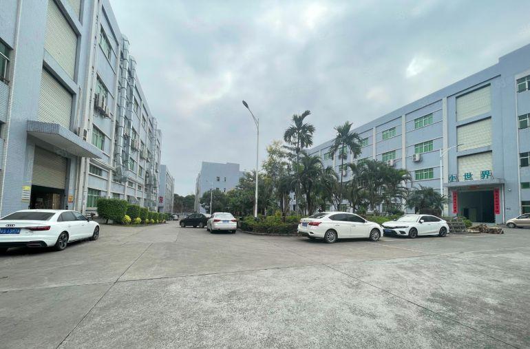 清溪三中楼上1500平一手房东出租，现在水电到位。