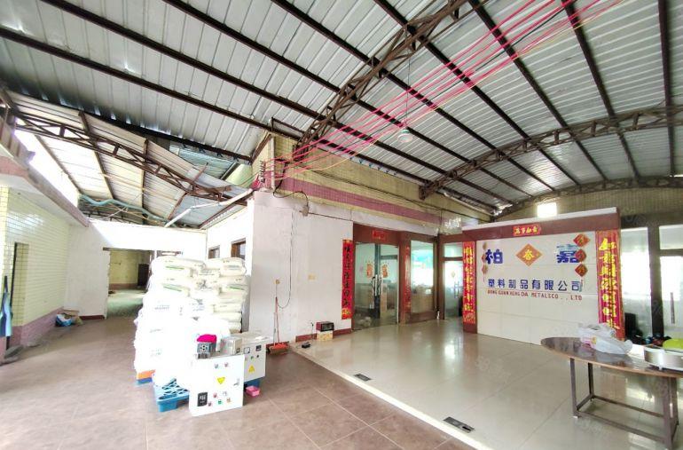 低价出租1400平红本厂房独院可分租水电齐全空地大主干道边上