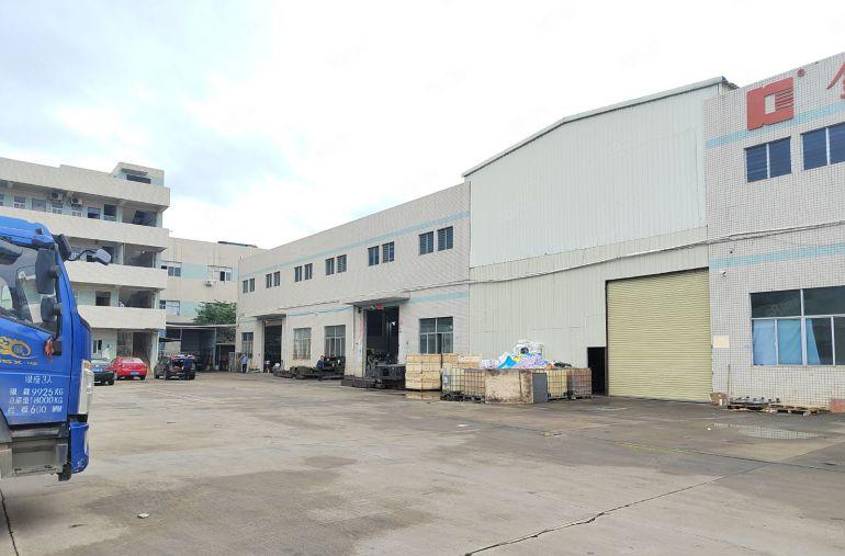 清溪三中村外环高速出口工业园新出独栋钢厂房2100平方9米高