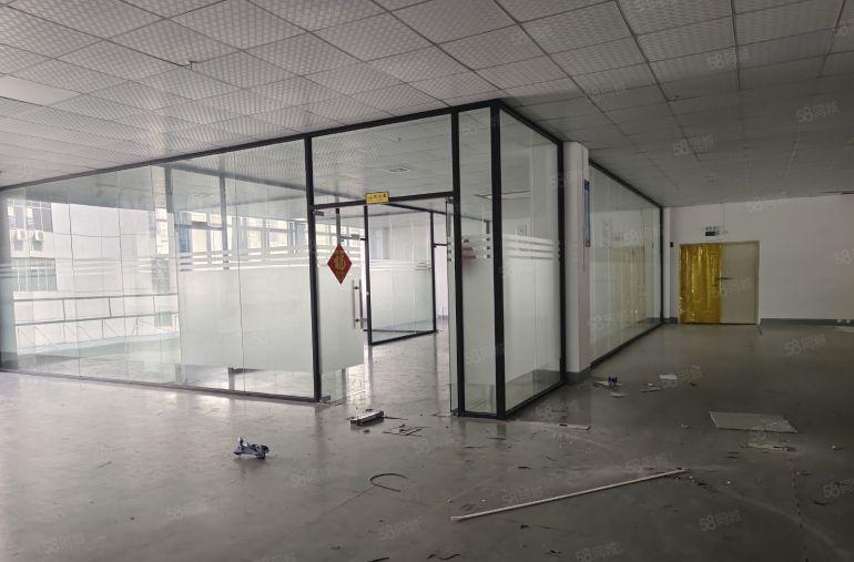 精装修！清溪罗马高速路口新出2楼2500平厂房出租