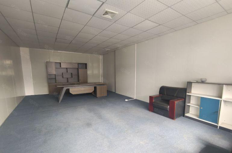 清溪浮岗新出3楼1238平精装修厂房出租，主干道边空地大