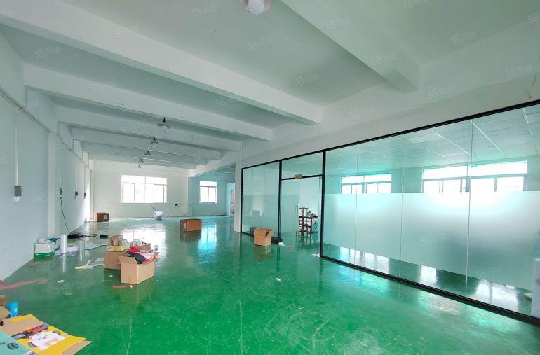 清溪镇中心楼上10元厂房出租，300平米，现成装修，易招工！