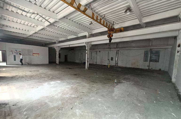 清溪镇原房东重工业一楼660平，带三台行车，精装办公室