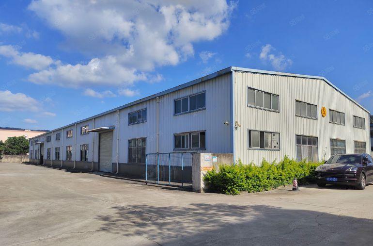 清溪镇三中高速出口附近 单一层独栋钢构3180平 滴水8米