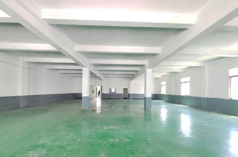 楼上10元厂房出租，清溪镇中心楼上500平厂房招租，现成装修