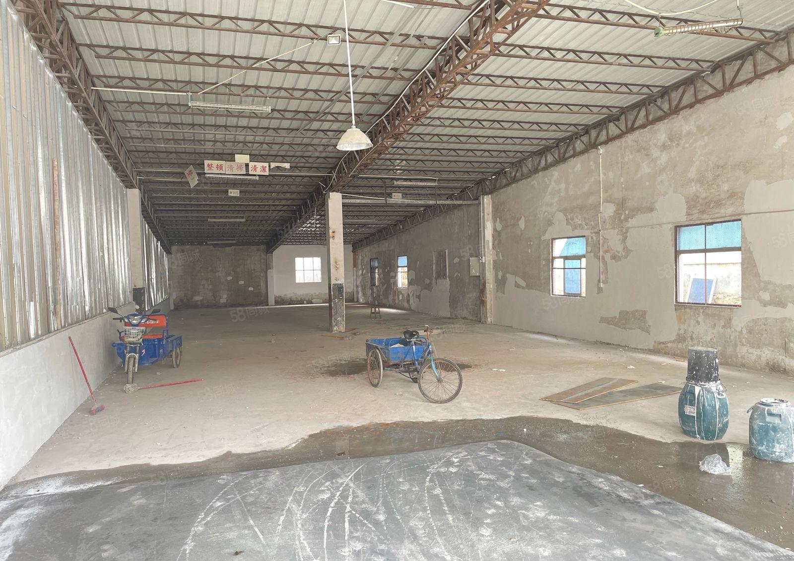 大利村银湖工业园一楼500平钢构厂房出租，园区空地大