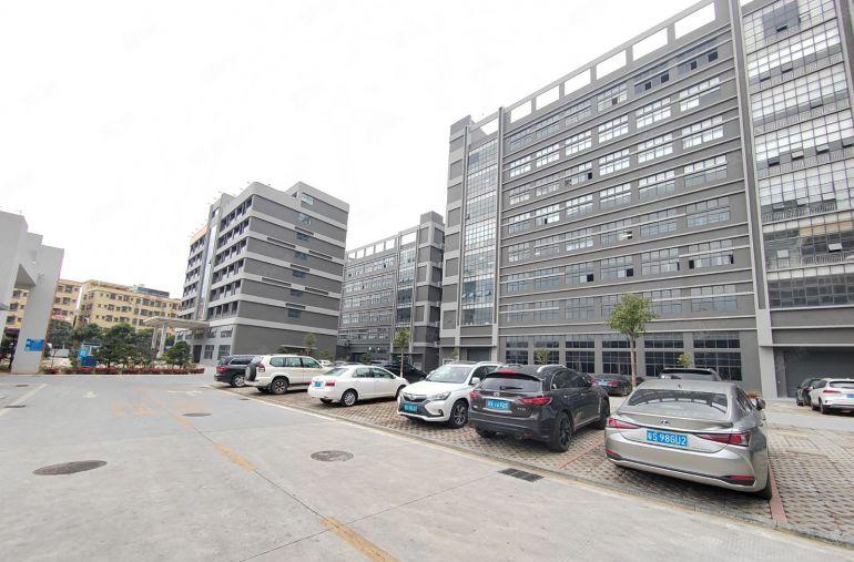 三中村原房东楼上9元全新厂房出租，水电齐全，行业不限制