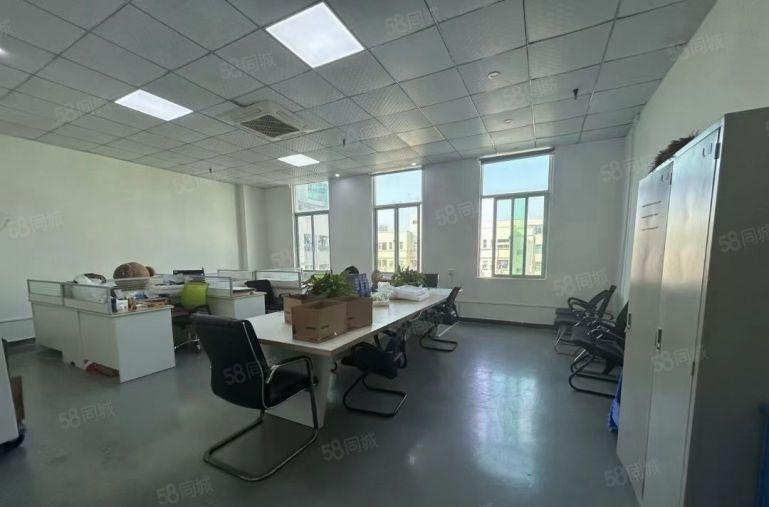 清溪三中楼上1500平一手房东出租，现在水电到位。