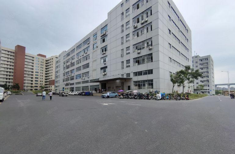 精装修！清溪罗马高速路口新出2楼2500平厂房出租