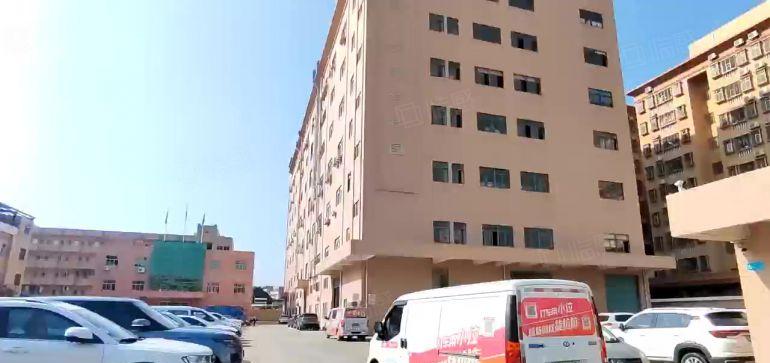 可做电池 清溪三星新出厂房楼上1500平出租 现成装修办公室