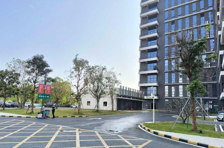 清溪原房东红本一二楼各1000平带装修厂房办公室出租，水电齐