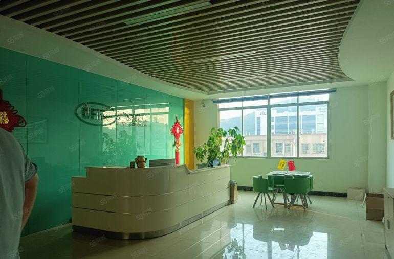 清溪上元楼上面积3500平方，可分租，9.8元，精装修