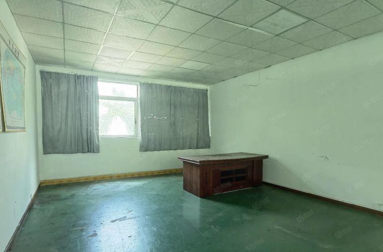 横沥1500平楼上现成装修办公室水电齐全实际面积独院厂房出租