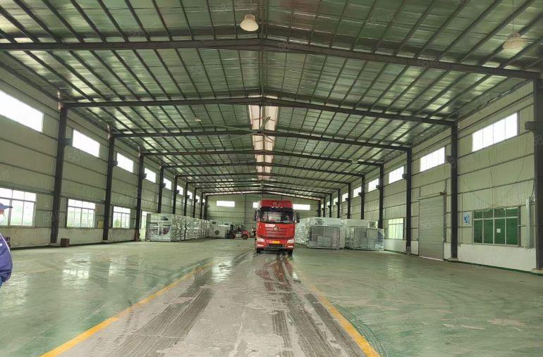 原房东的独院钢构厂房出租，水电齐全可以架航车，宿舍办公室都有