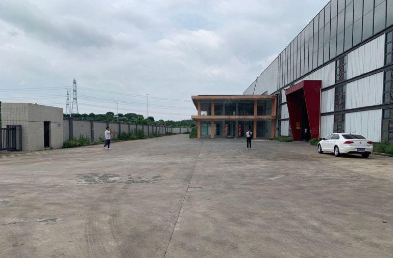 横沥膜具城附近原房东滴水12米重工业有牛角行车空地超大形象好