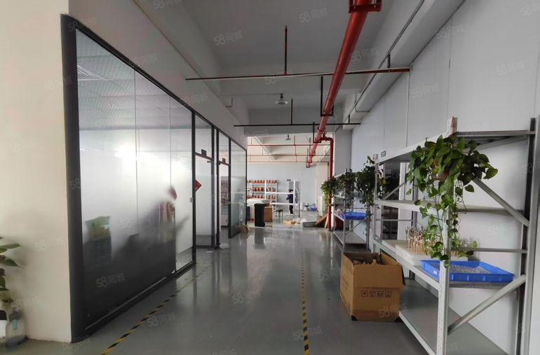 横沥镇楼上带现成办公室装修厂房  出租可分租