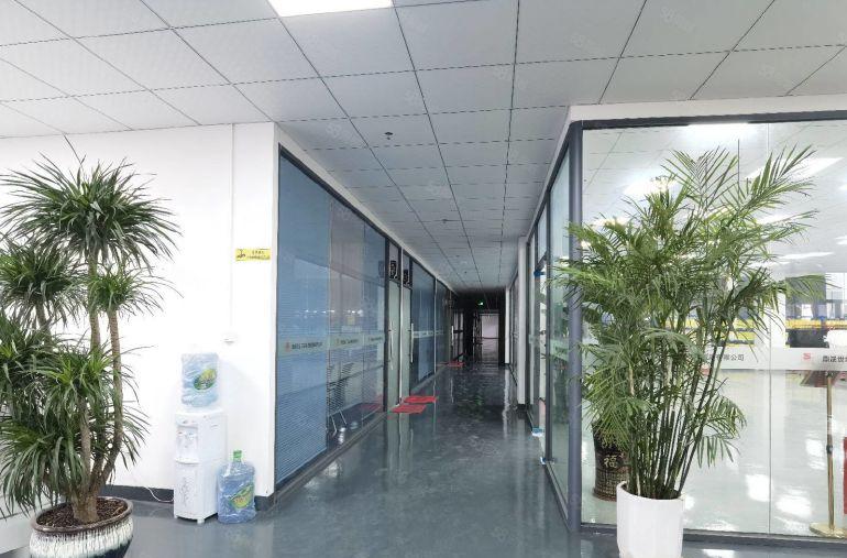 横沥2000平方楼上带精装修办公室水电齐全园区形象好厂房出租