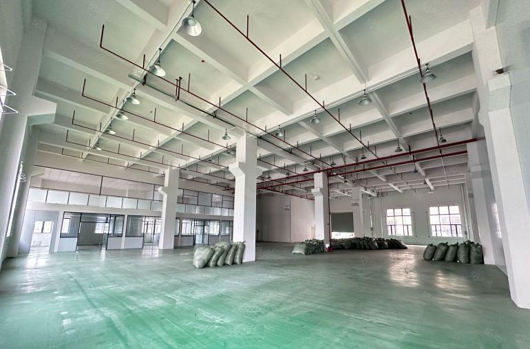 横沥镇重工业厂房出租1700平方高8米带精装修