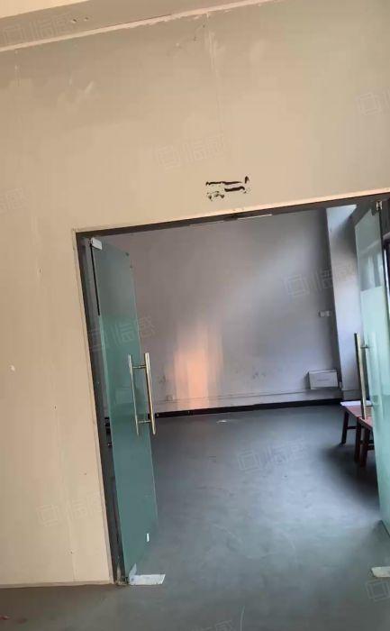 横沥镇模具城附近独院一楼低价厂房出租