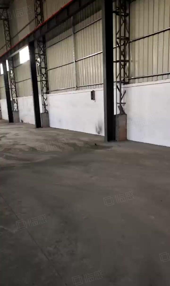 横沥石涌工业区厂房出租钢构850平带现成行车