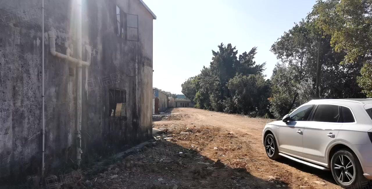 村尾排水塑胶破碎抽粒胶水噪音粉尘偏僻靠山无居民村委铁皮房出租