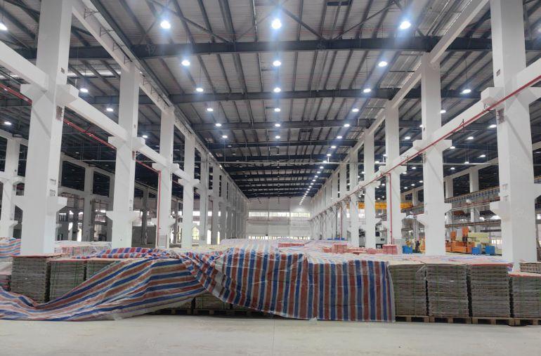 横沥镇模具城原房东厂房出租高度15米可分租带牛角位