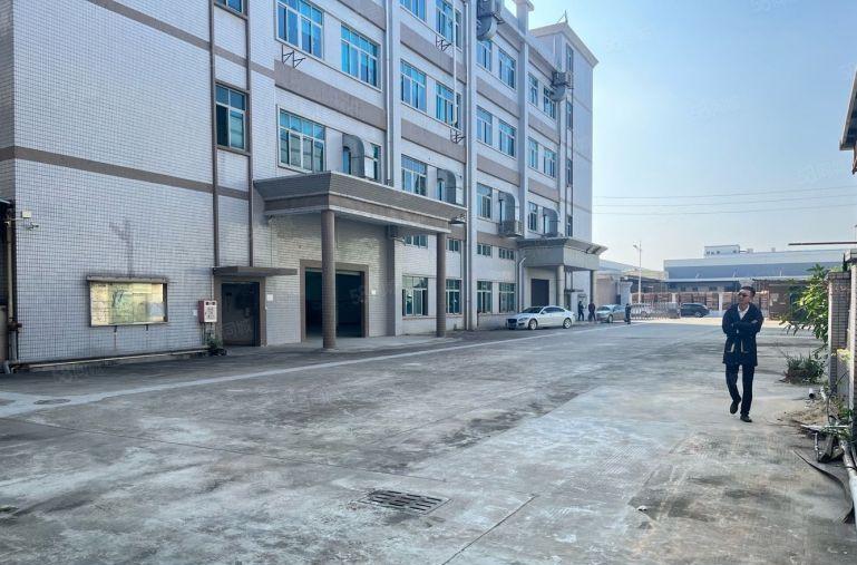 横沥新出原房东标准独院带独立现成办公室。带航车适合小五金电子