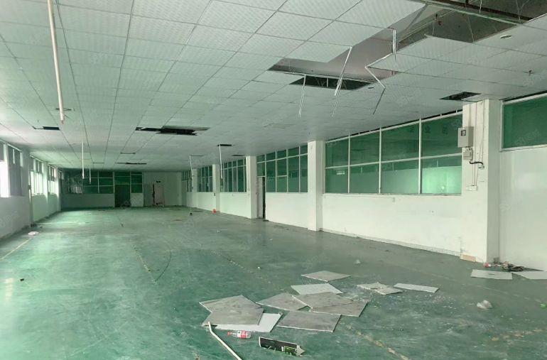 带装修厂房出租空地大二楼1600平方，低价出租水电到位