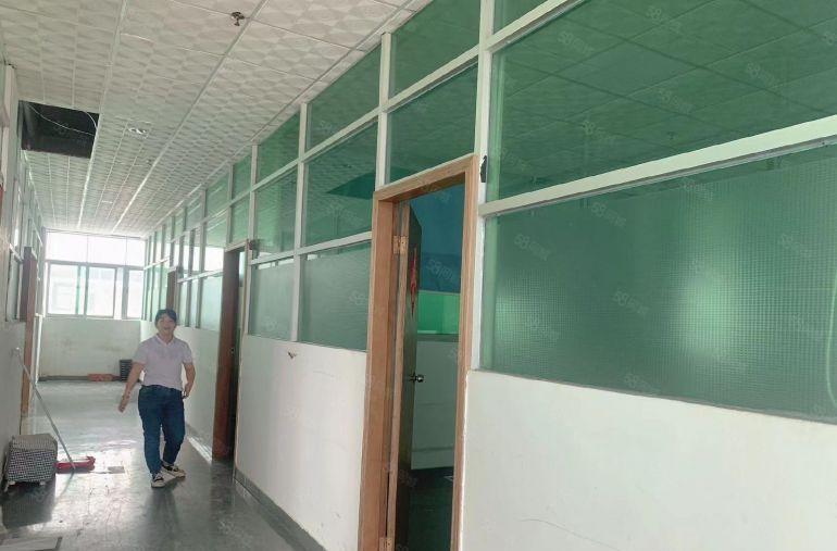 带装修厂房出租空地大二楼1600平方，低价出租水电到位