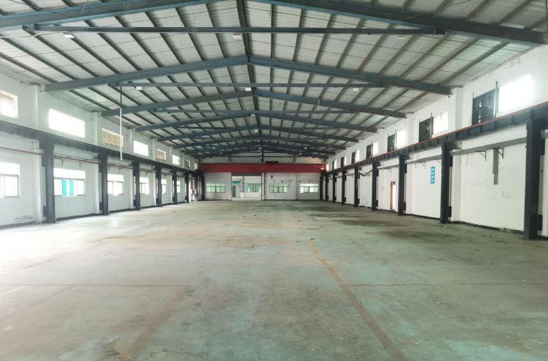 横沥镇单一层独院4200平方层高8米原房东厂房出租可办环评